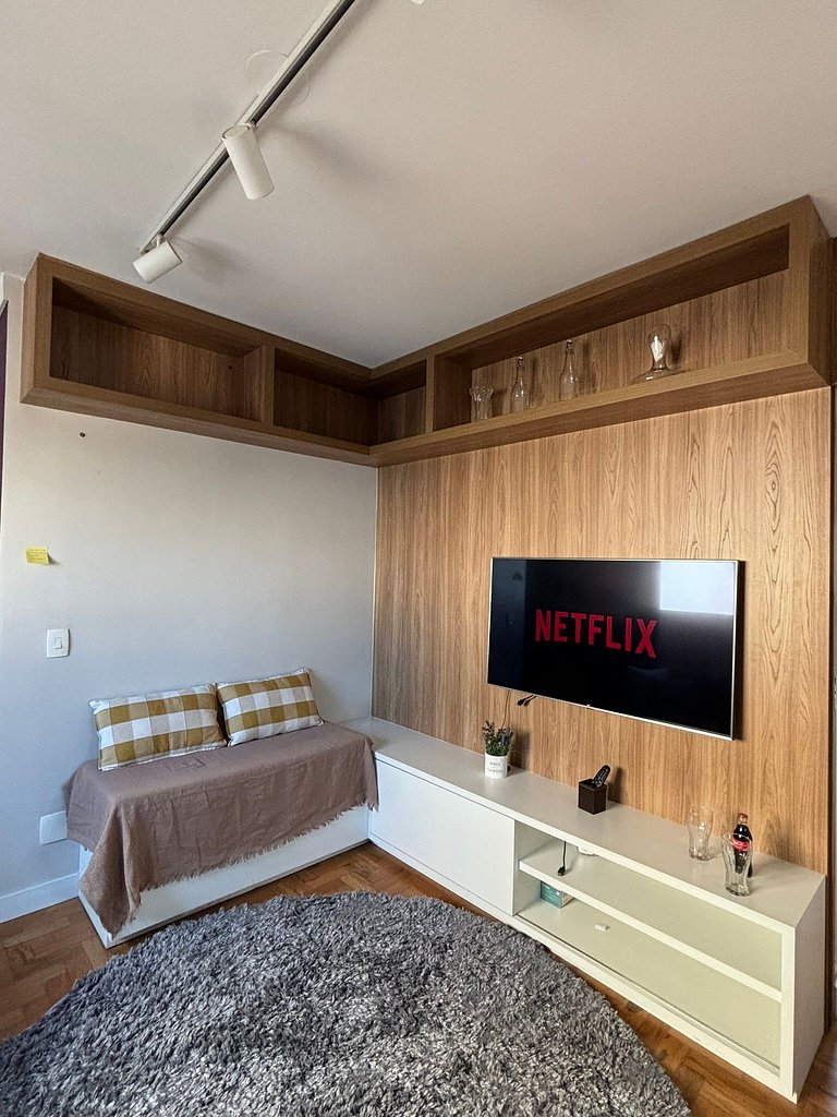 Apê Completo em Santa Cecília com AC | Delfhy