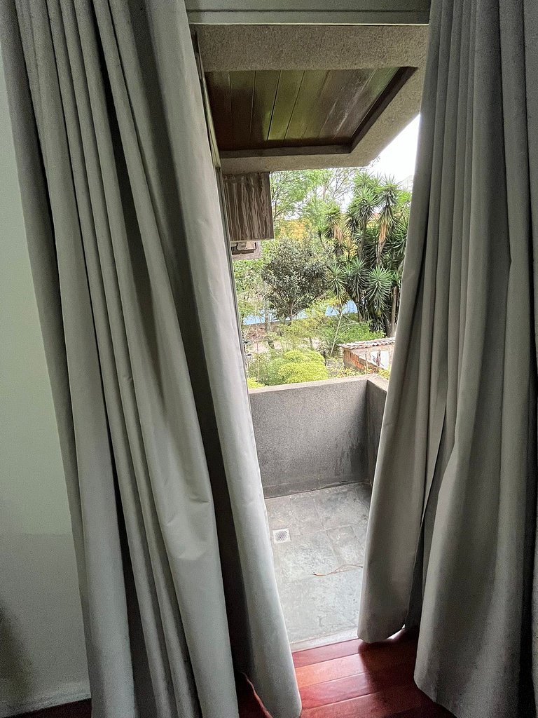 Flat na Liberdade c/AC | Próx.Faculdades&Hospitais