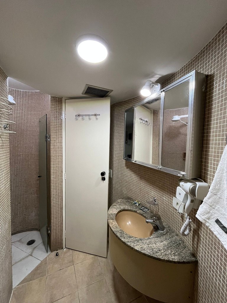 Flat na Liberdade c/AC | Próx.Faculdades&Hospitais