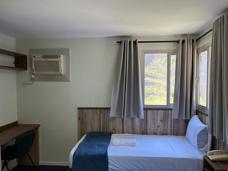 Flat na Liberdade c/AC | Próx.Faculdades&Hospitais