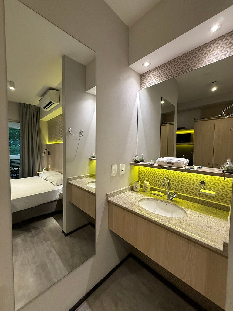 Studio Incrível na Vila Madalena com AC | Delfhy