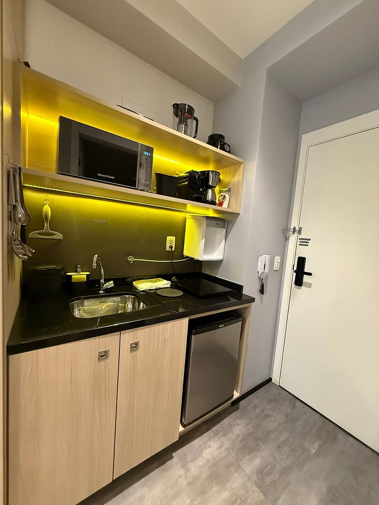 Studio Incrível na Vila Madalena com AC | Delfhy