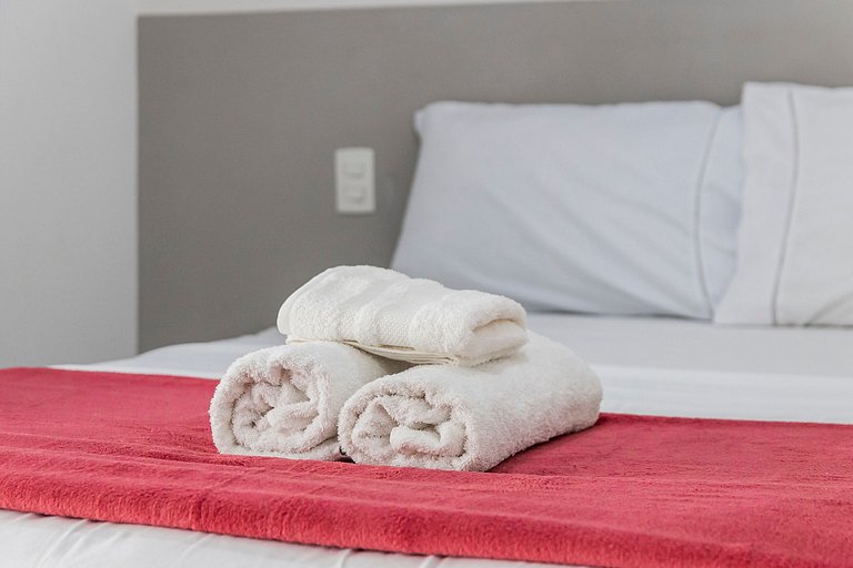 Studio na Vila Madalena c/ varanda e AC | Delfhy