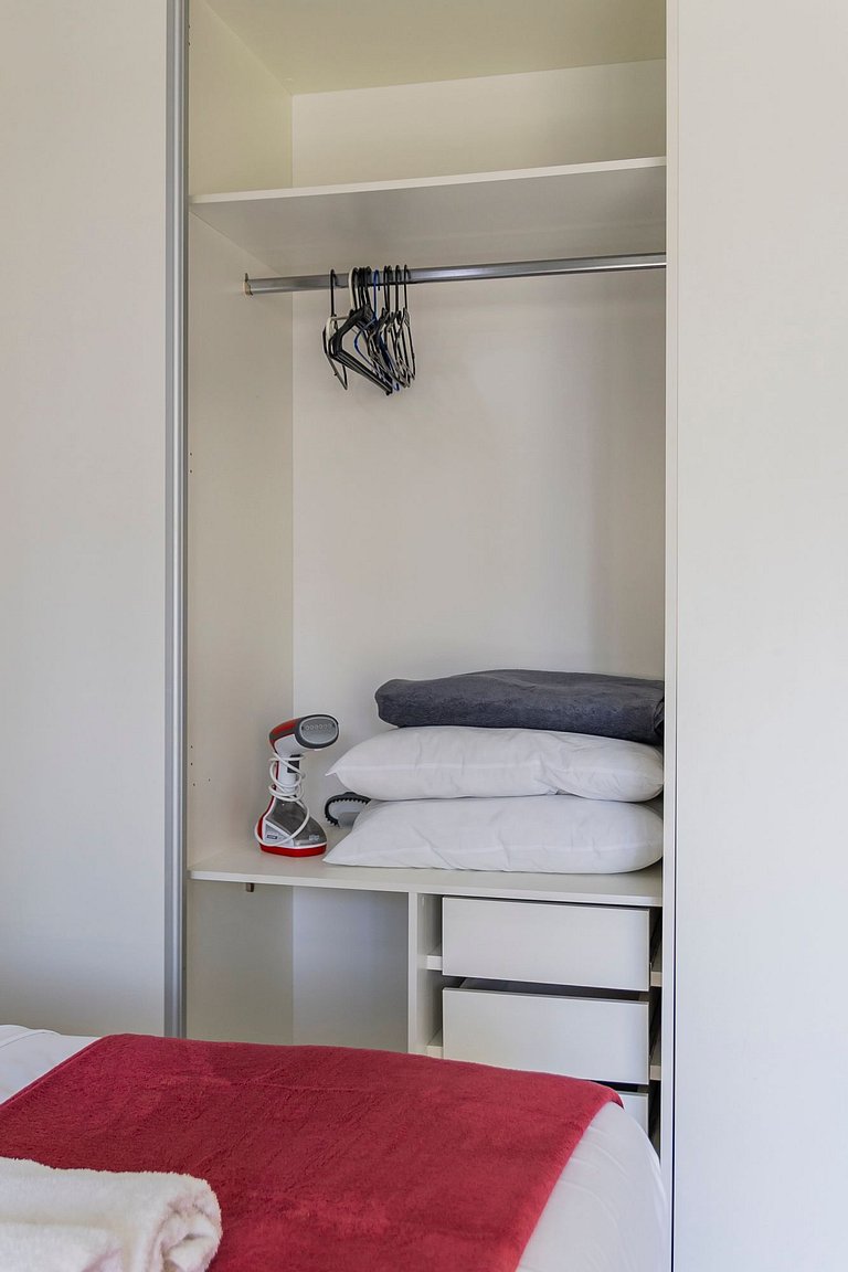 Studio na Vila Madalena c/ varanda e AC | Delfhy