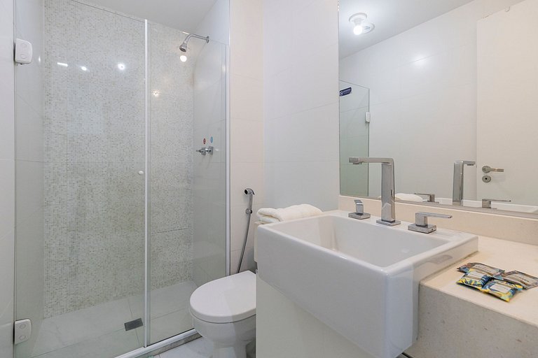 Studio na Vila Madalena c/ varanda e AC | Delfhy