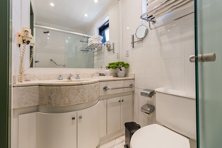 Flat Moderno Hotel Slaviero GRU até 4p | Delfhy