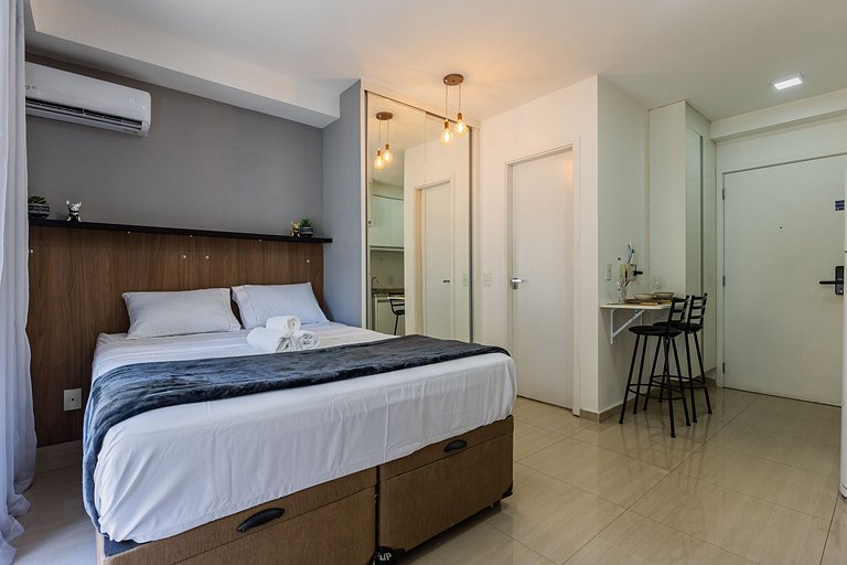 Moderno Studio na República com Ar e piscina