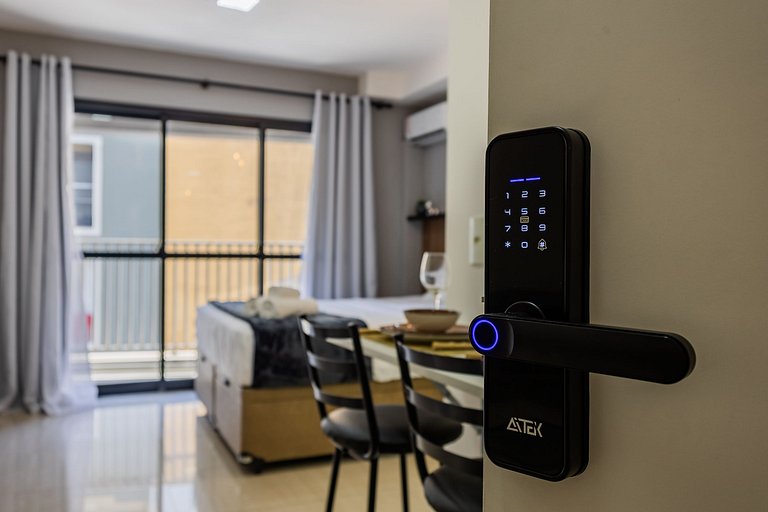 Moderno Studio na República com Ar e piscina