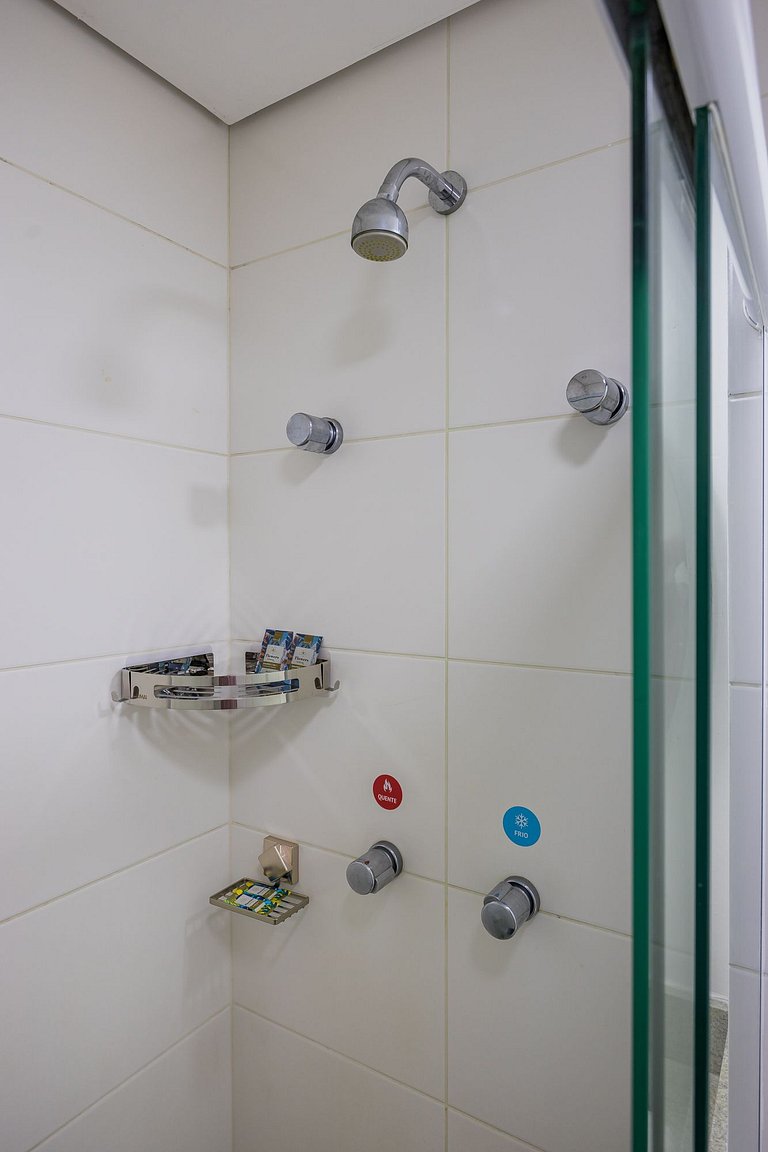 Moderno Studio na República com Ar e piscina