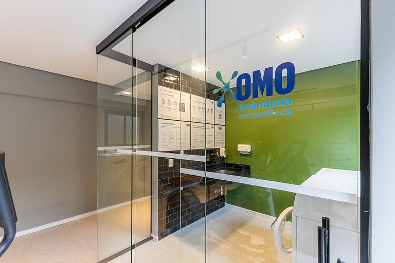 Encanto de Studio na Vila Madalena | Varanda e AC