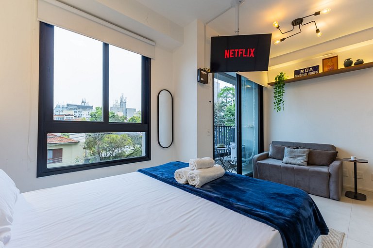 Studio Moderno na Vila Madalena c/ AC | Delfhy