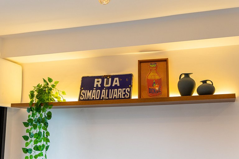 Studio Moderno na Vila Madalena c/ AC | Delfhy