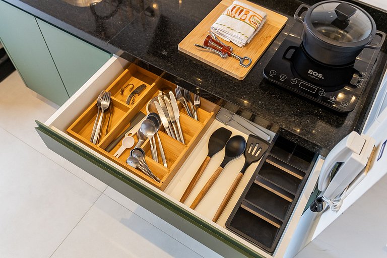 Studio Moderno na Vila Madalena c/ AC | Delfhy