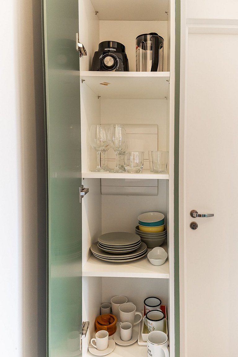 Studio Moderno na Vila Madalena c/ AC | Delfhy