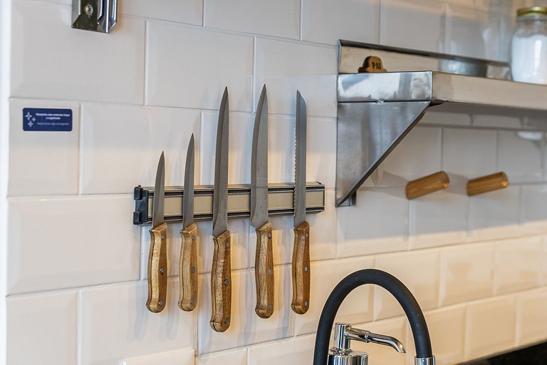 Studio Moderno na Vila Madalena c/ AC | Delfhy