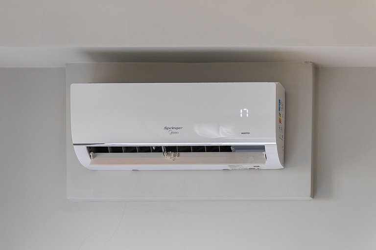 Autêntico Studio Vila Madalena Wifi + AC | Delfhy