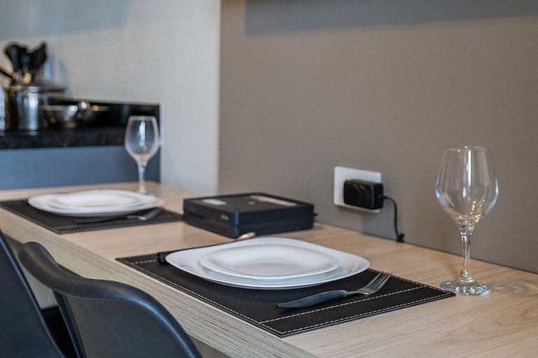 Autêntico Studio Vila Madalena Wifi + AC | Delfhy