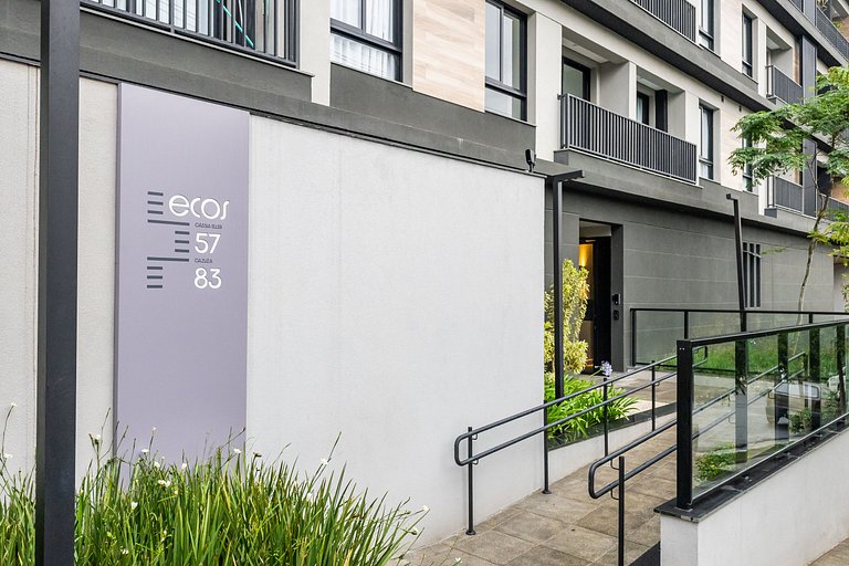 Studio Elegante na Vila Madalena c/ Varanda + AC