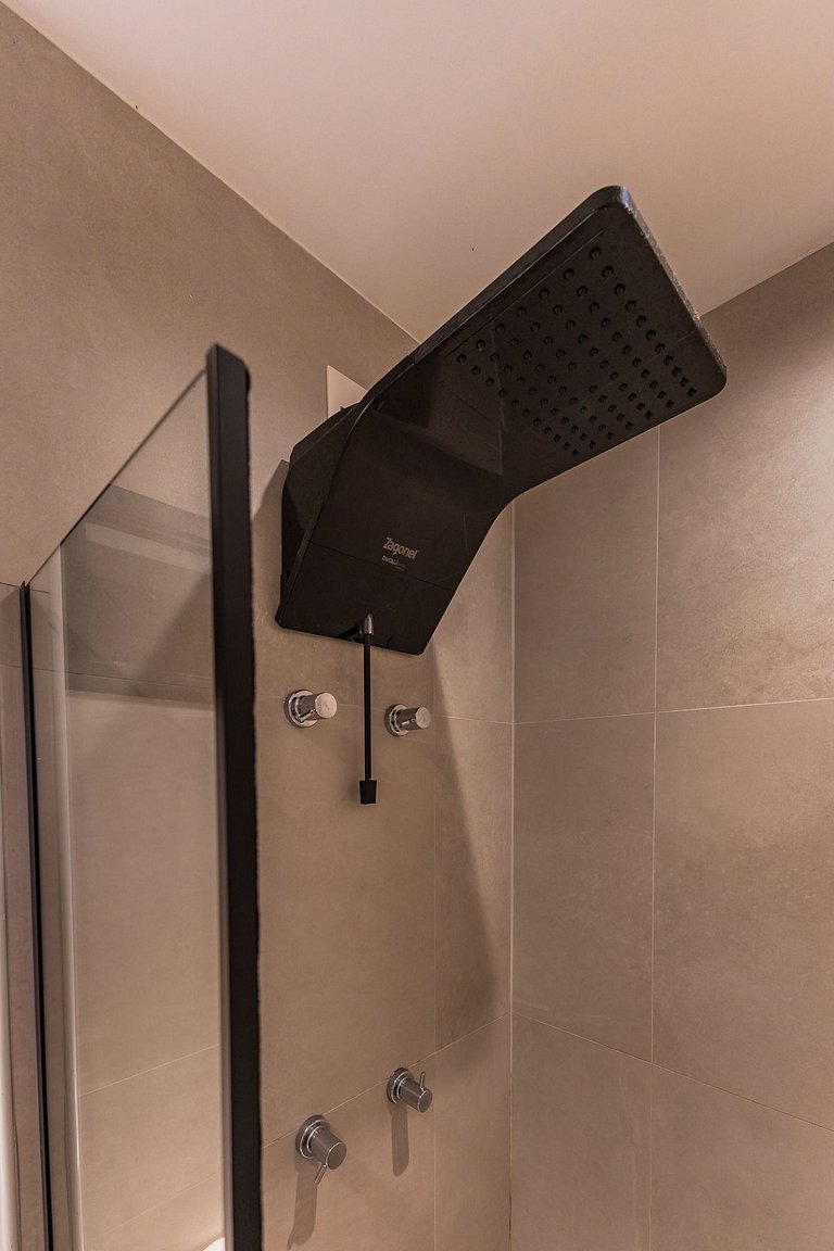 Studio Elegante na Vila Madalena c/ Varanda + AC