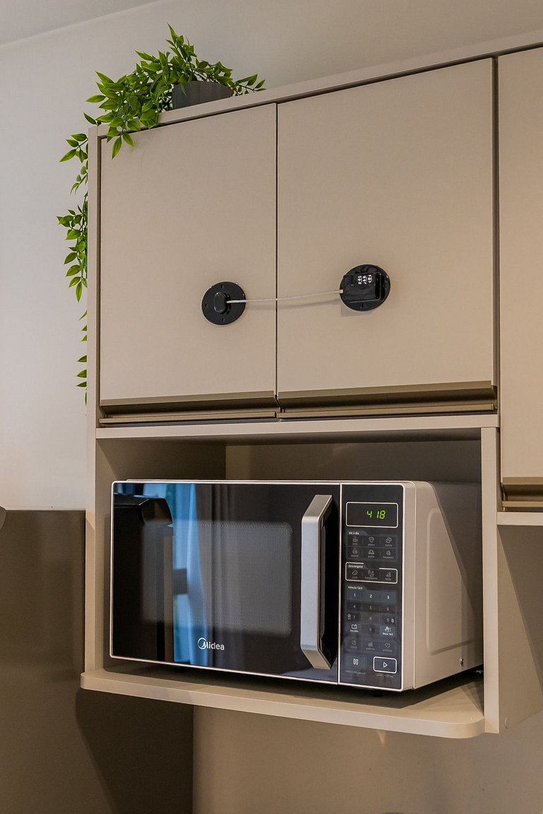 Studio Elegante na Vila Madalena c/ Varanda + AC