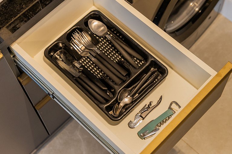 Studio Elegante na Vila Madalena c/ Varanda + AC