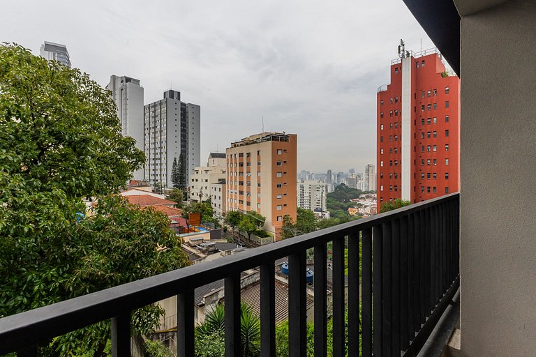 Studio Elegante na Vila Madalena c/ Varanda + AC