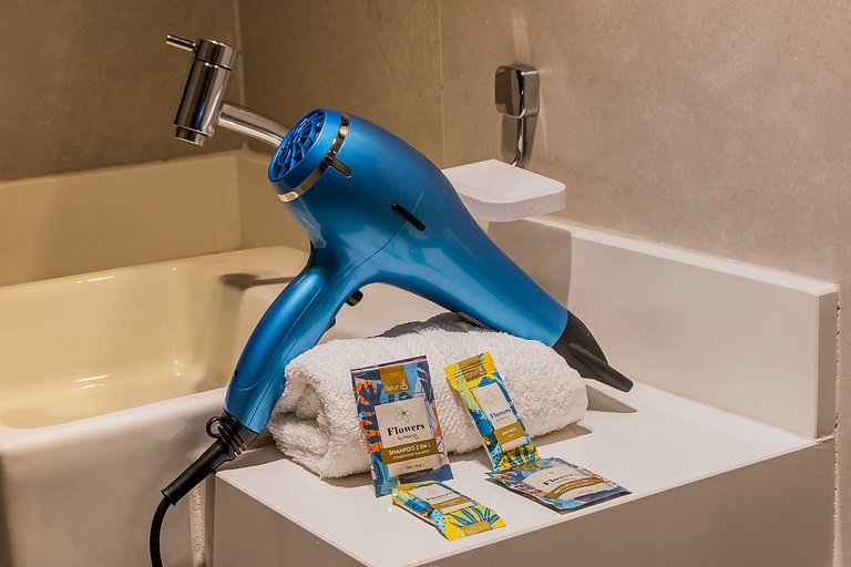 Studio Elegante na Vila Madalena c/ Varanda + AC