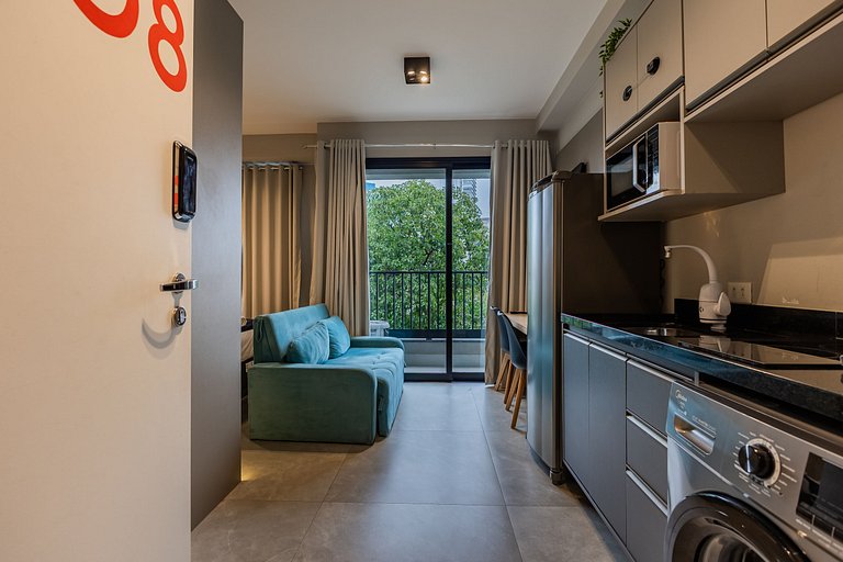 Studio Elegante na Vila Madalena c/ Varanda + AC
