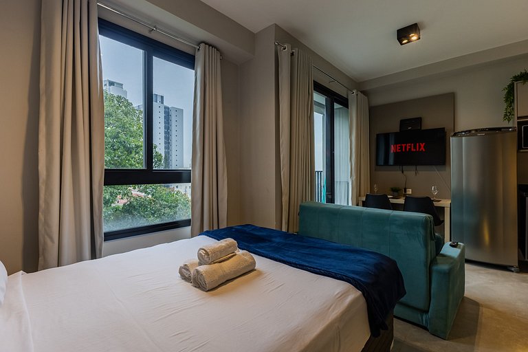 Studio Elegante na Vila Madalena c/ Varanda + AC