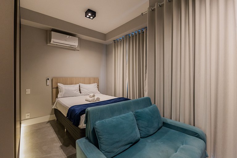 Studio Elegante na Vila Madalena c/ Varanda + AC