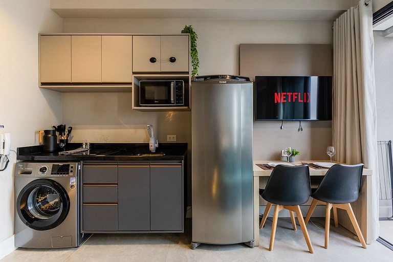 Belo Studio na Vila Madalena AC + Wifi | Delfhy