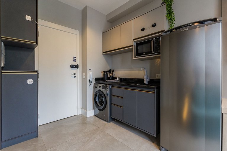 Belo Studio na Vila Madalena AC + Wifi | Delfhy