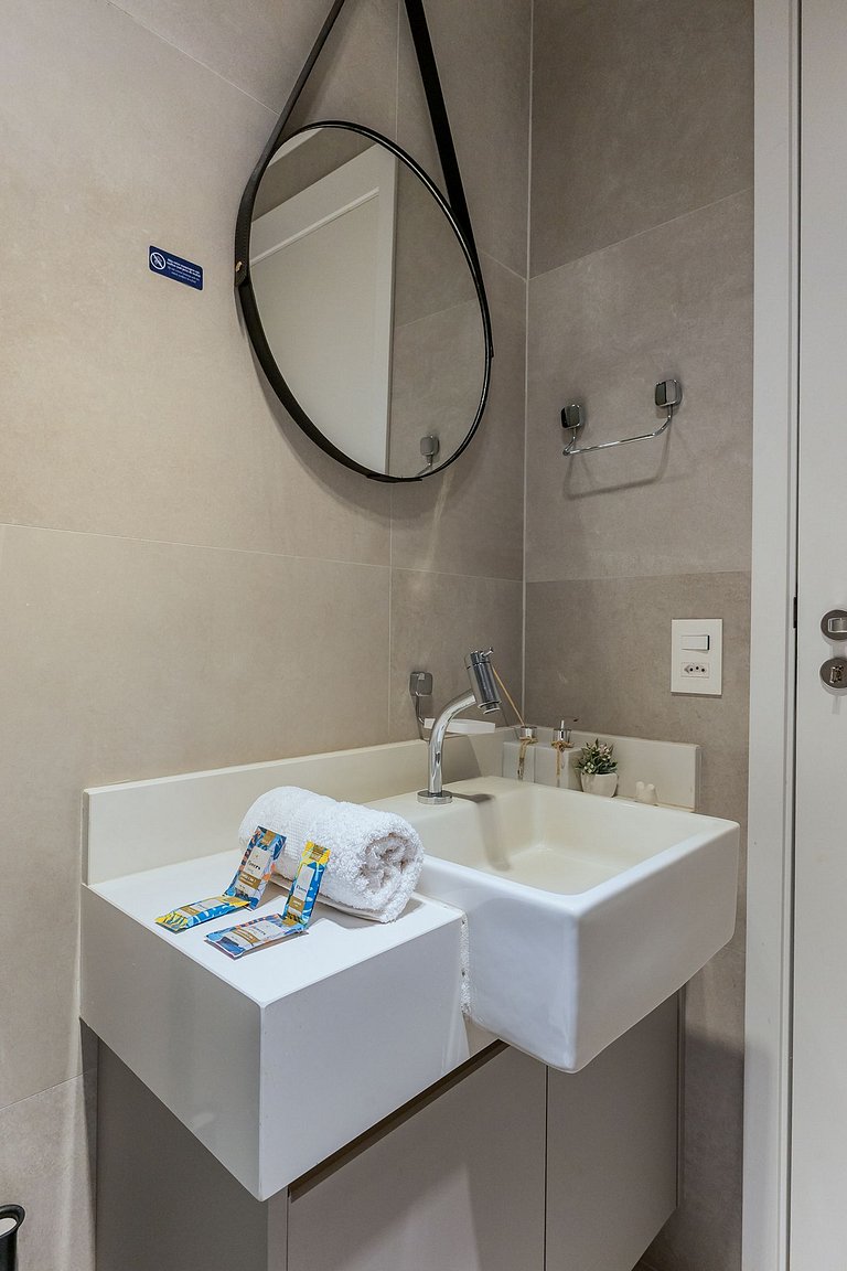 Belo Studio na Vila Madalena AC + Wifi | Delfhy