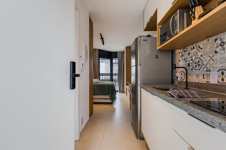 Belo Studio na Liberdade | Piscina, Varanda, Wi-Fi