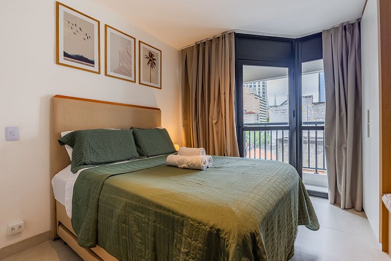 Belo Studio na Liberdade | Piscina, Varanda, Wi-Fi