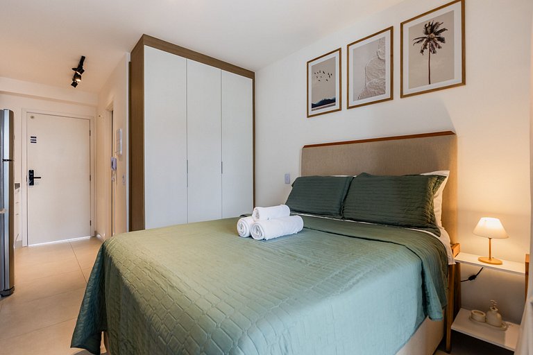 Belo Studio na Liberdade | Piscina, Varanda, Wi-Fi