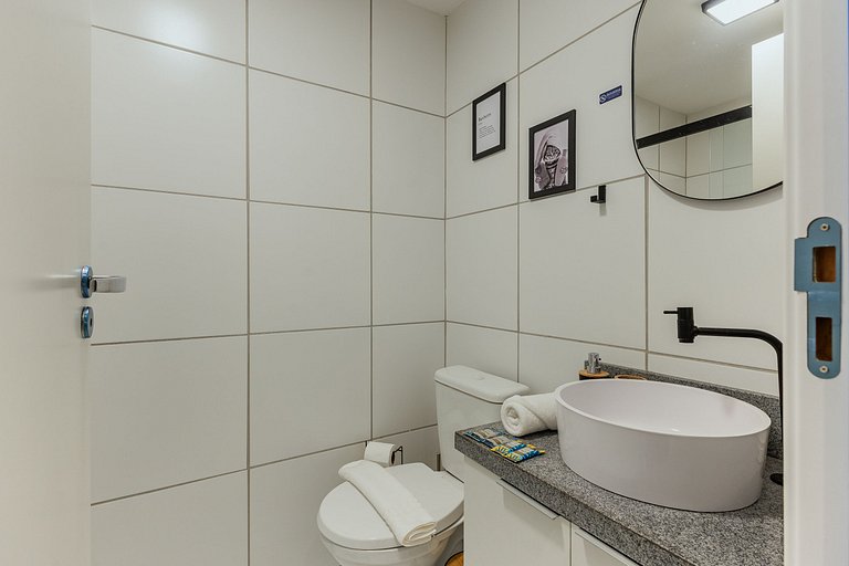 Belo Studio na Liberdade | Piscina, Varanda, Wi-Fi