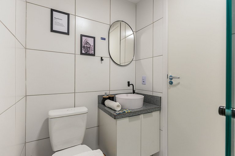 Belo Studio na Liberdade | Piscina, Varanda, Wi-Fi