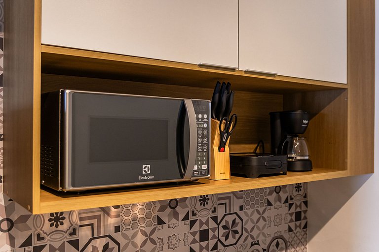 Belo Studio na Liberdade | Piscina, Varanda, Wi-Fi