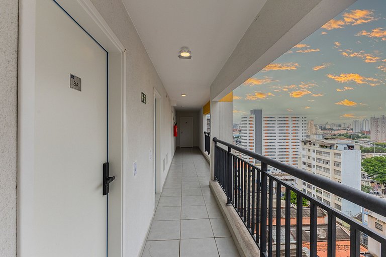 Belo Studio na Liberdade | Piscina, Varanda, Wi-Fi