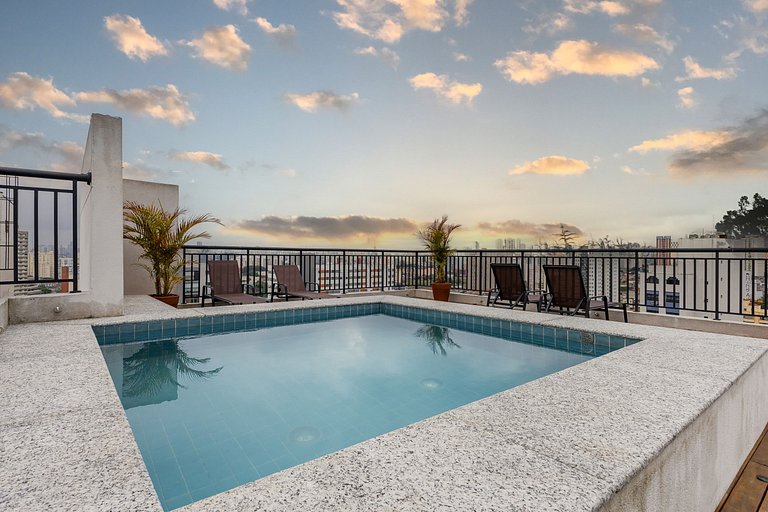 Belo Studio na Liberdade | Piscina, Varanda, Wi-Fi