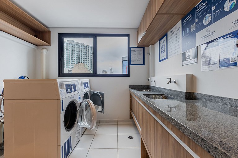 Belo Studio na Liberdade | Piscina, Varanda, Wi-Fi