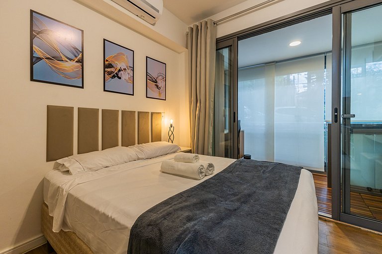 Belo Studio Vila Madalena | Piscina + Varanda + AC