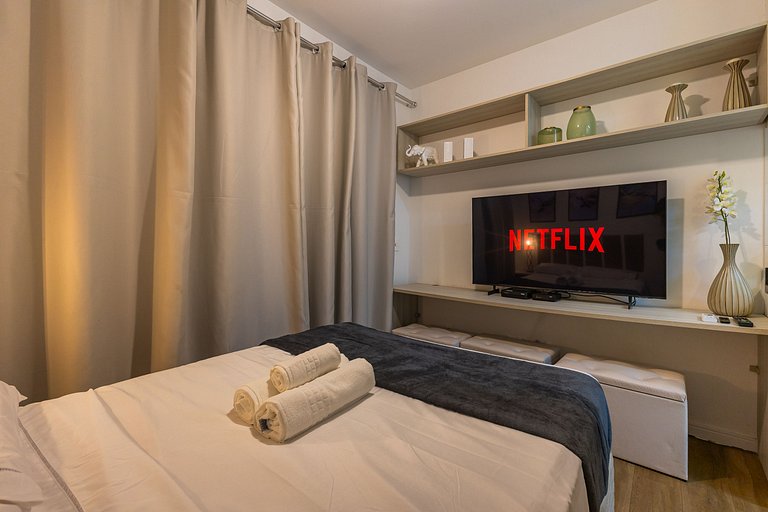 Belo Studio Vila Madalena | Piscina + Varanda + AC