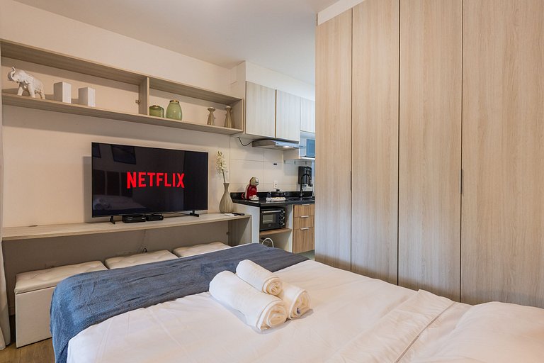 Belo Studio Vila Madalena | Piscina + Varanda + AC