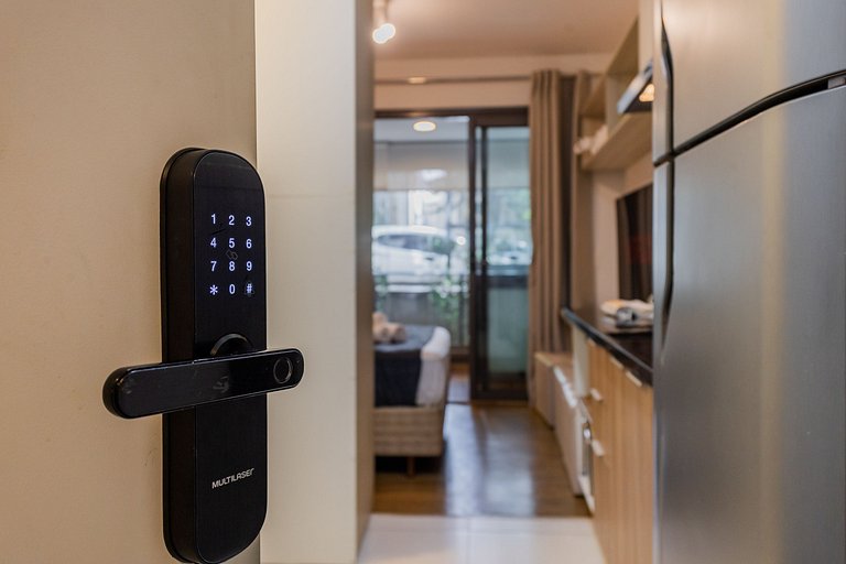 Belo Studio Vila Madalena | Piscina + Varanda + AC