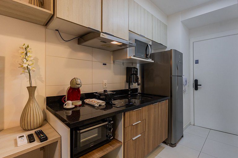 Belo Studio Vila Madalena | Piscina + Varanda + AC