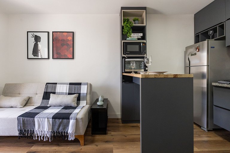 Apê Confortável 1 dorm. República | Vaga e Piscina