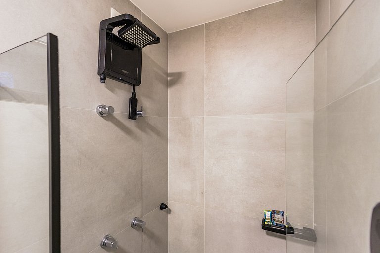 Encanto de Studio na Vila Madalena | Varanda e AC