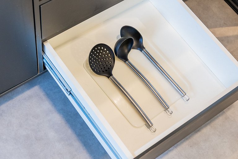 Encanto de Studio na Vila Madalena | Varanda e AC